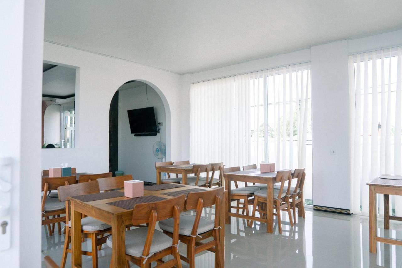 Christika Homestay Labuan Bajo Eksteriør bilde